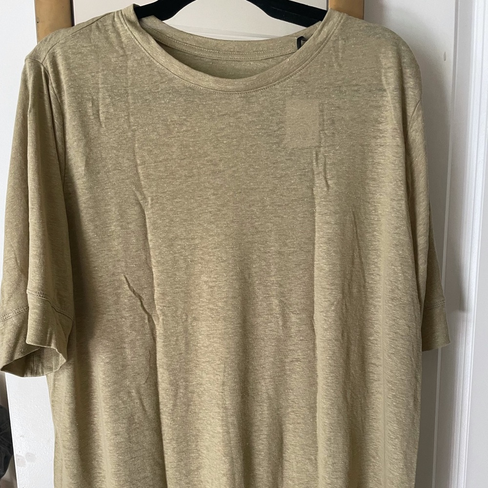 Short sleeve tee
